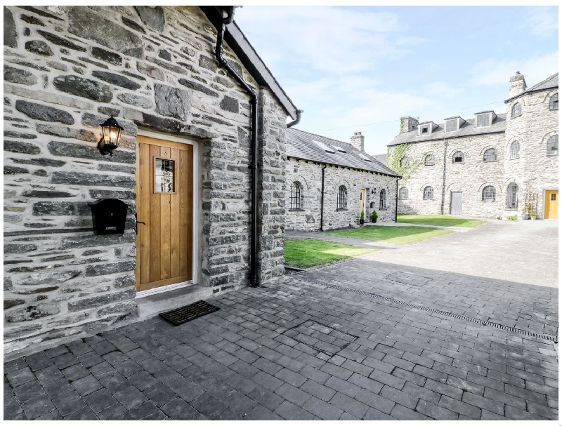 3 Bythynnod yr Aran a british holiday cottage for 2 in , 