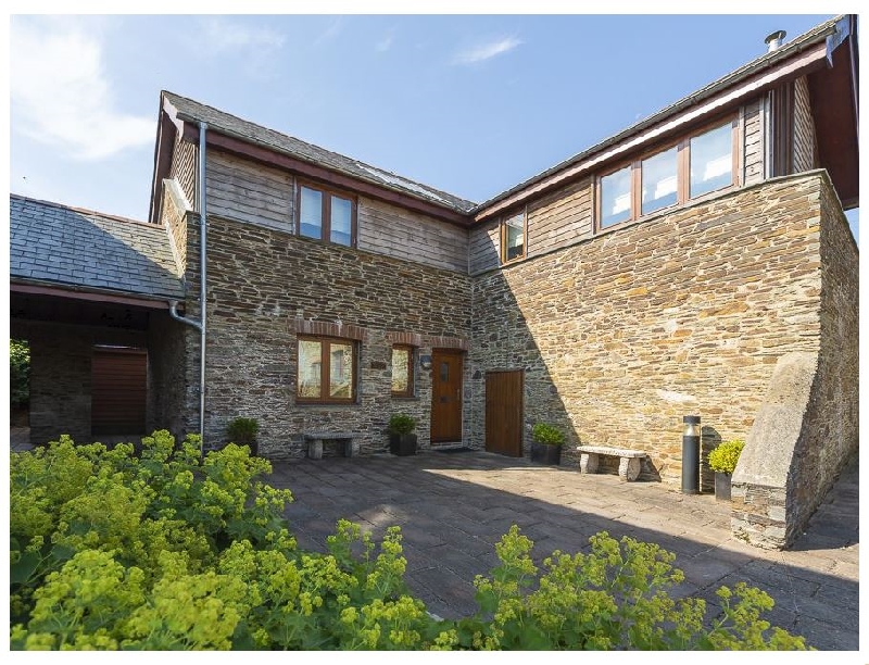 Courtyard Cottage a british holiday cottage for 8 in , 