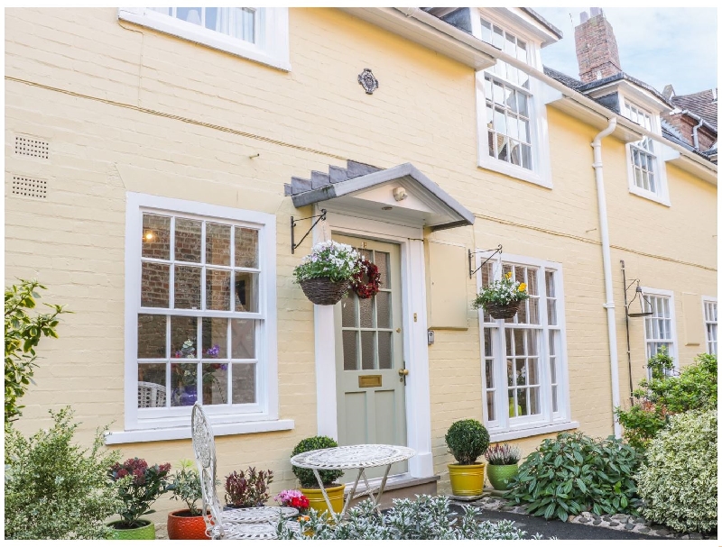 Click here for more about 138E Old Star & Garter Mews