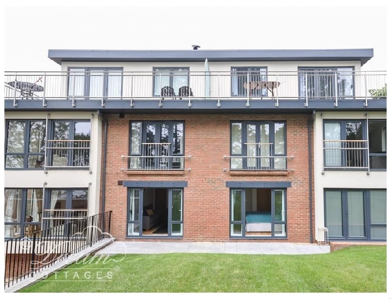 Admiral's Retreat a british holiday cottage for 2 in ,