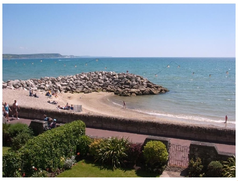 Weymouth Bay Apartment C a british holiday cottage for 7 in ,