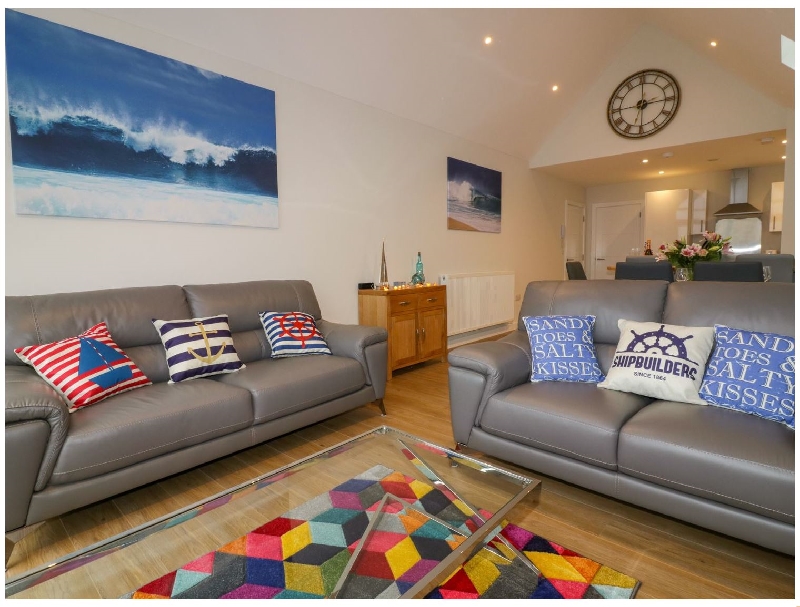 Sandy Toes a british holiday cottage for 4 in , 