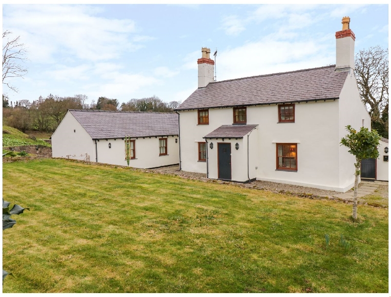 Pen Y Bryn Cottage a british holiday cottage for 8 in , 