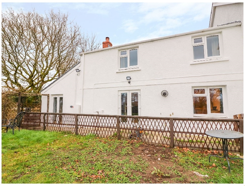 Crooked Hill Cottage a british holiday cottage for 4 in ,