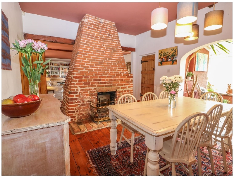 Colts Lodge a british holiday cottage for 10 in , 