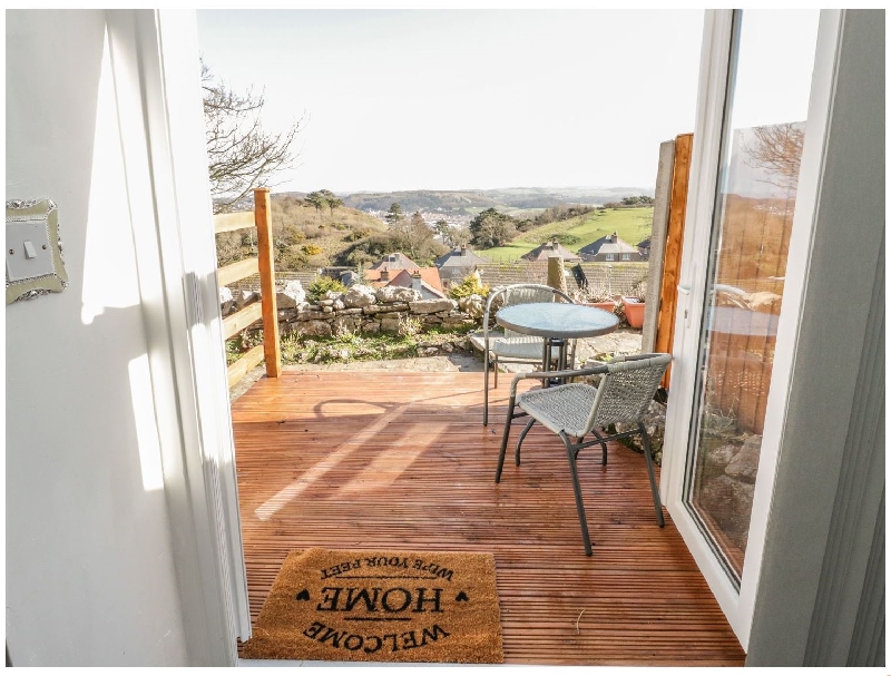 Click here for more about Bron Berllan Annexe