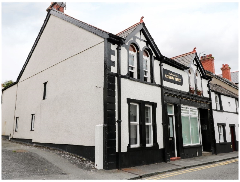 Click here for more about Conway Mart Cottage
