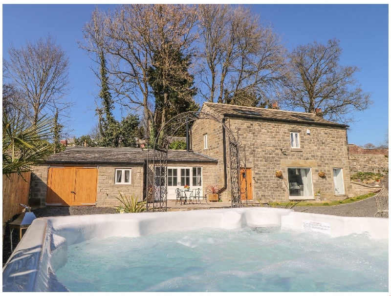 Click here for more about Cunliffe Barn