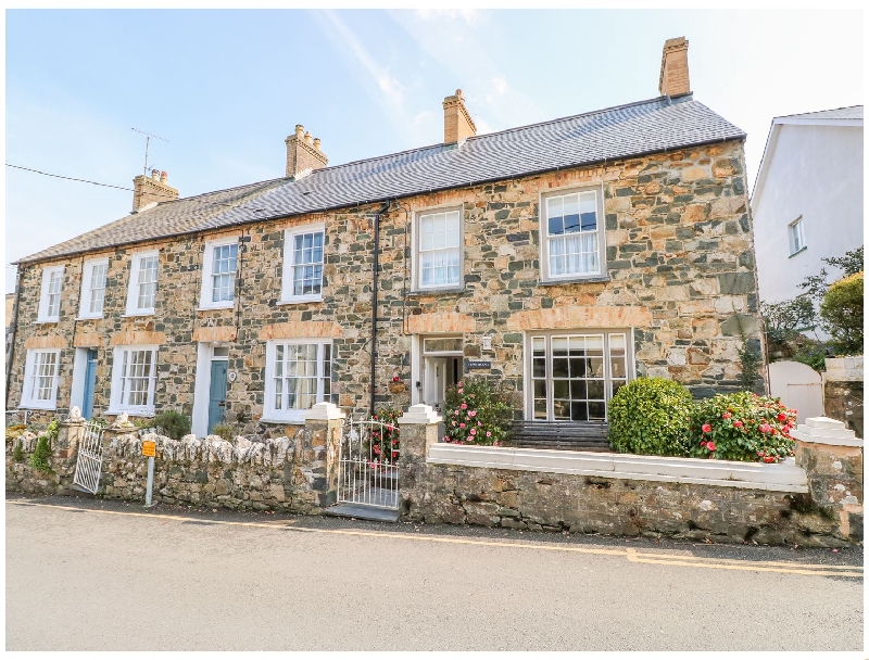 1 Bank Terrace a british holiday cottage for 8 in , 