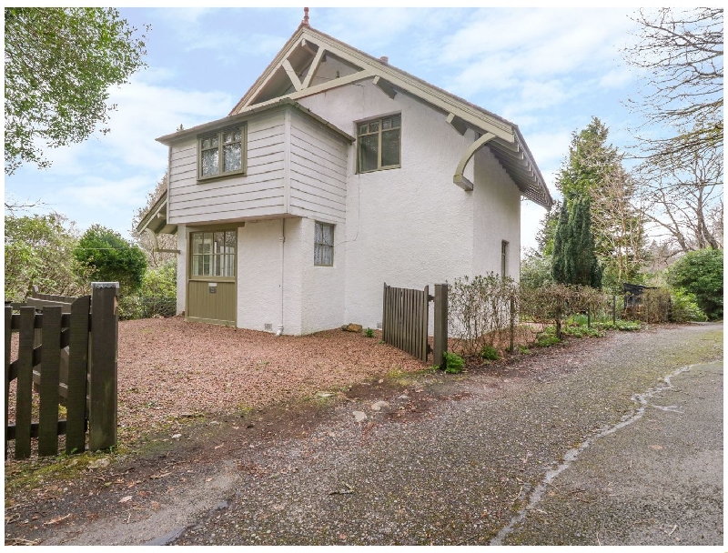 Tower Lodge a british holiday cottage for 6 in ,