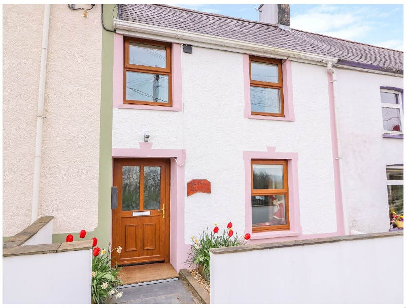 Bank House a british holiday cottage for 3 in , 