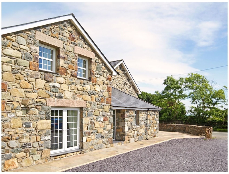 Cennin a british holiday cottage for 6 in ,