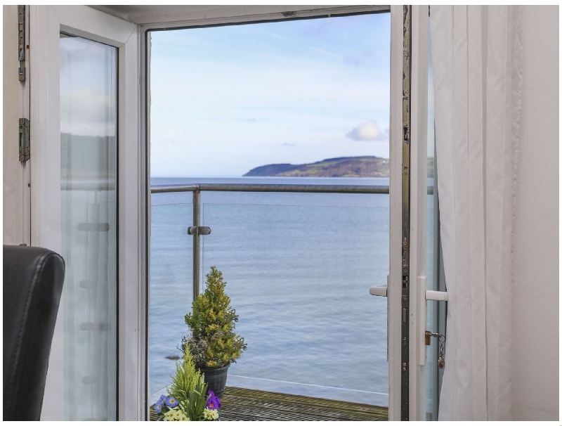 3 The Coach House - Penthouse Apartment a british holiday cottage for 4 in , 