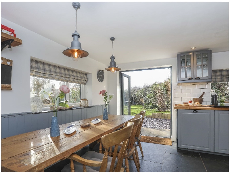 Click here for more about Tyn Cae - Elim