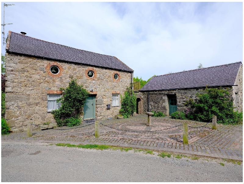 Vine Tree Barn a british holiday cottage for 4 in ,