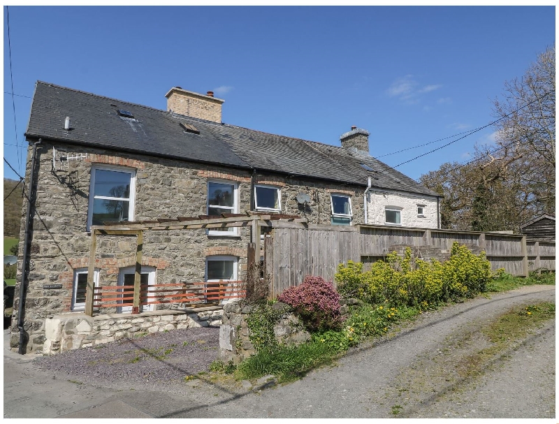 Click here for more about 1 Tan Y Gerddi