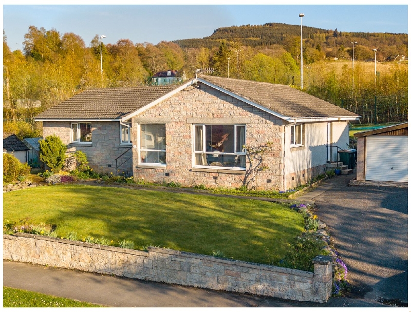 Cromallt a british holiday cottage for 8 in ,