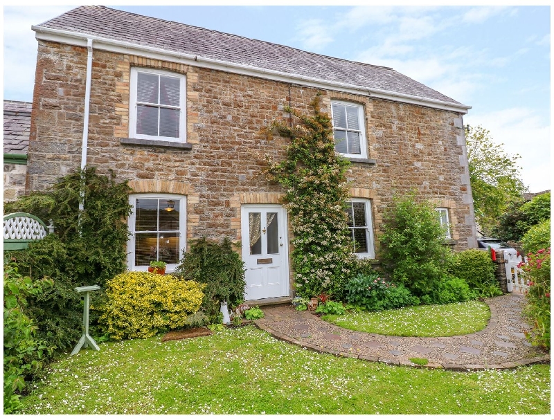 Castle School House a british holiday cottage for 6 in , 