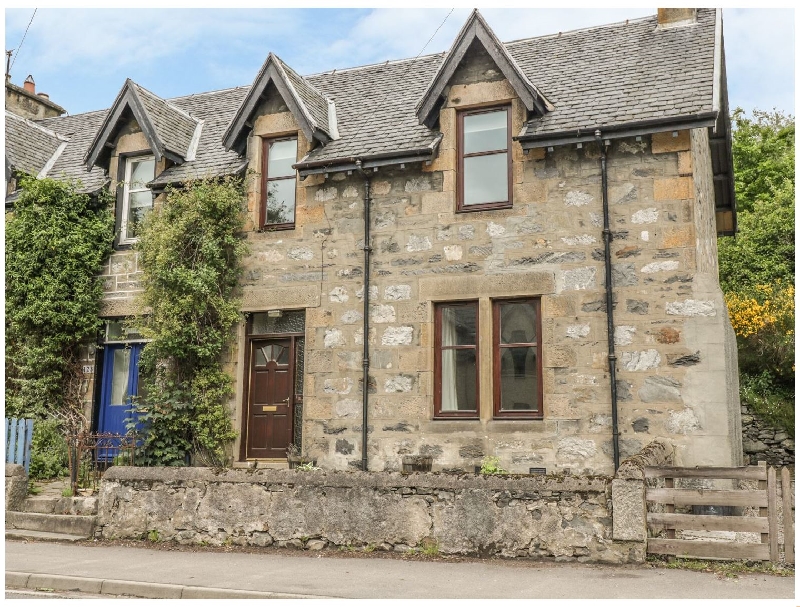 Hillside East a british holiday cottage for 4 in ,
