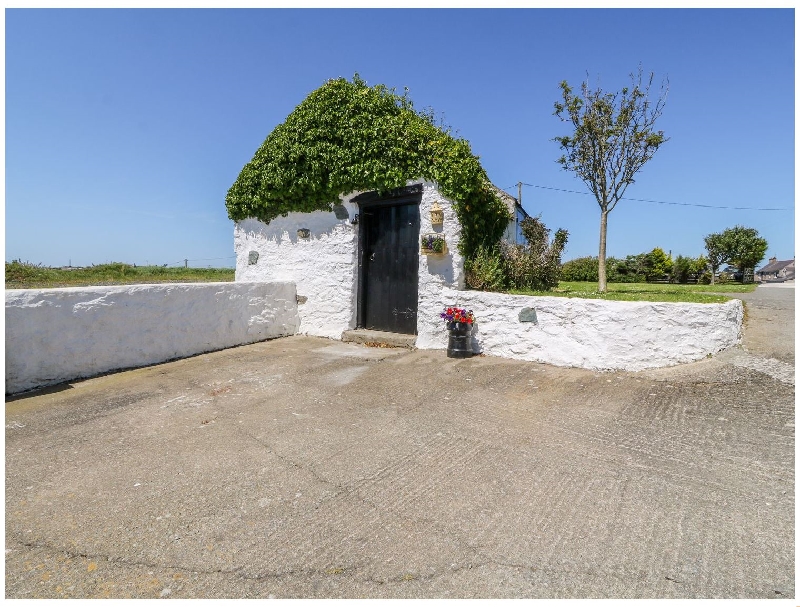Click here for more about Plas Rhyd Y Bont Cottage