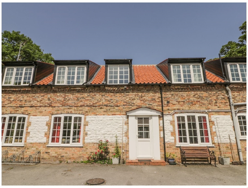 The Mews a british holiday cottage for 12 in ,