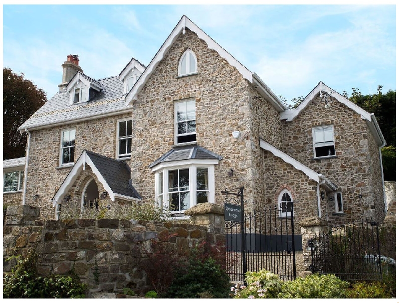 Click here for more about Rhodewood Lodge