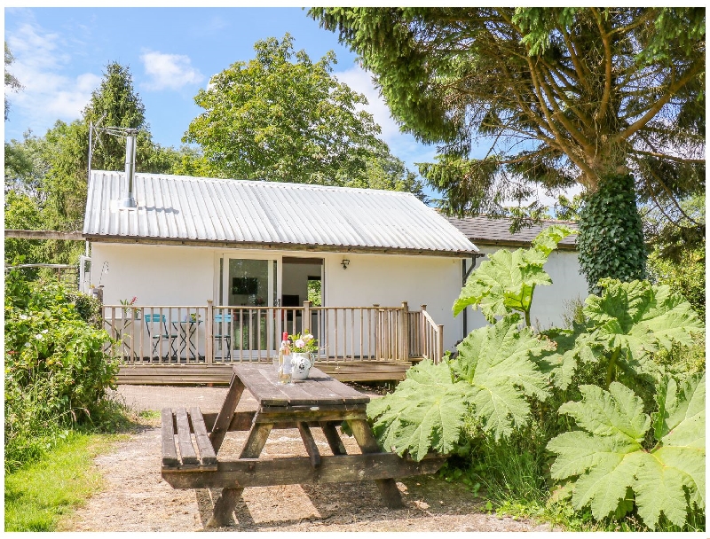 The Lakeside Retreat a british holiday cottage for 2 in ,