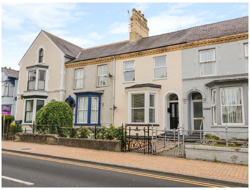 6 Caradog Villas a british holiday cottage for 4 in ,