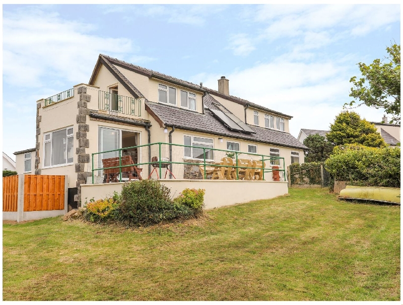 Pen Y Garth a british holiday cottage for 8 in , 