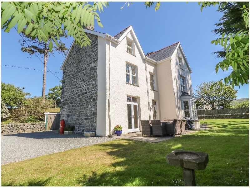 Tyddyn Goronwy a british holiday cottage for 10 in ,