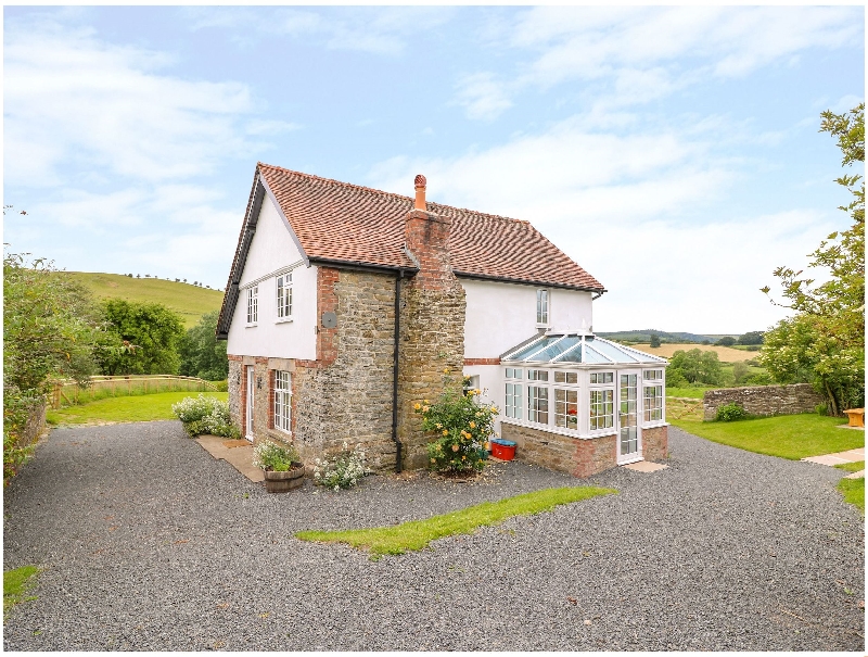 The Old Farmhouse- Upper Pitts a british holiday cottage for 10 in , 