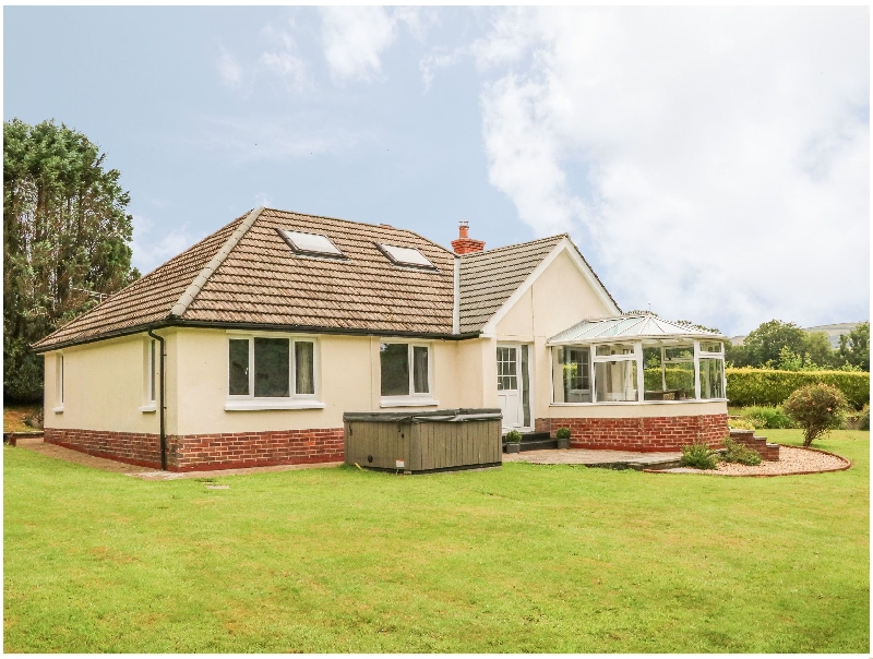 Catkins a british holiday cottage for 7 in , 