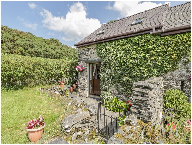 Click here for more about Bwthyn- Penrhyddion Pella