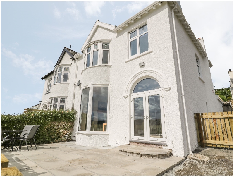 Click here for more about Lliwen