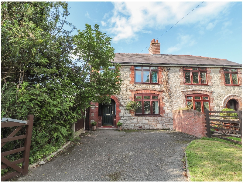 Bryn Derwen a british holiday cottage for 5 in ,