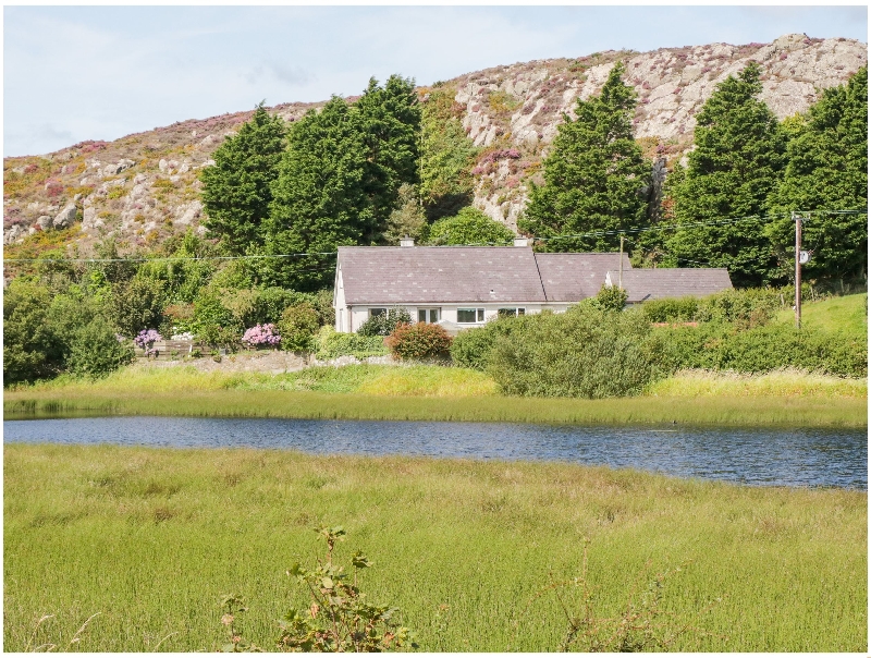 Glan Gors a british holiday cottage for 8 in ,