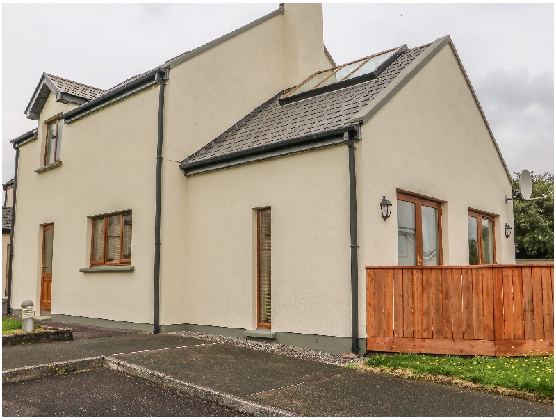 1 Sneem Holiday Village a british holiday cottage for 6 in , 