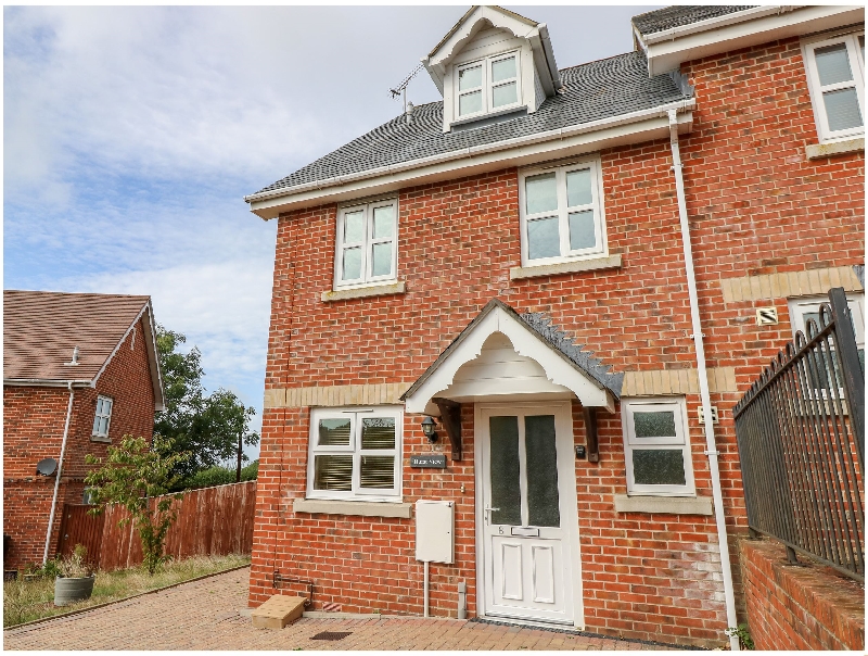 Hurst View a british holiday cottage for 6 in ,