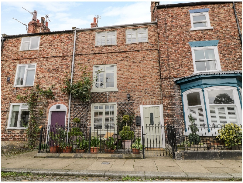 5 College Square a british holiday cottage for 4 in ,