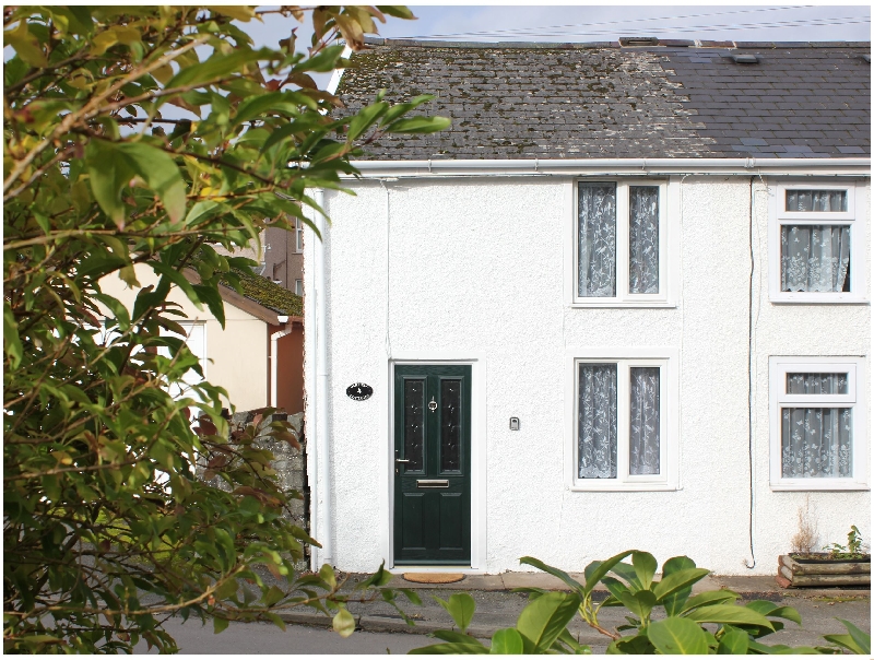 Click here for more about 4 Oakfield Cottages