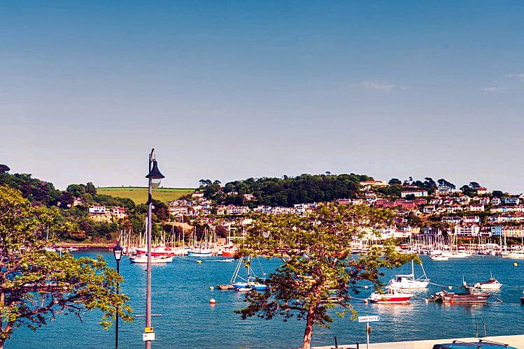 Click here for more about 7 Mayflower Court