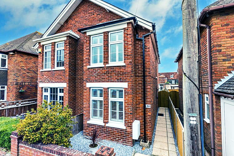 Click here for more about Little Gem Cottage