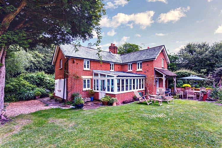 Click here for more about Crossroads Cottage