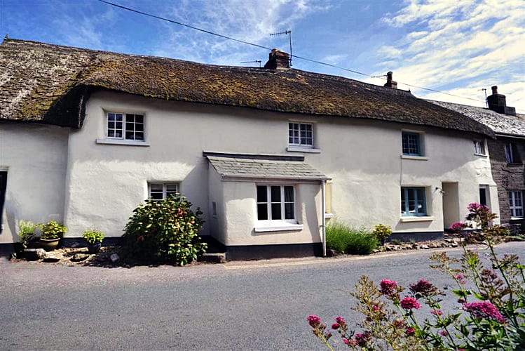 Bay Tree Cottage a british holiday cottage for 6 in ,
