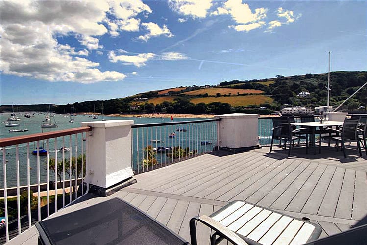 21 The Salcombe (Quarterdeck) a british holiday cottage for 4 in ,