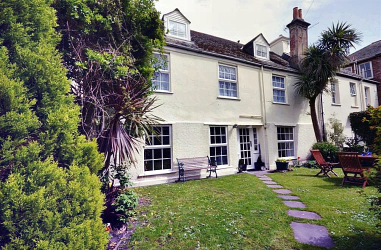 Click here for more about 4 Kings Quay