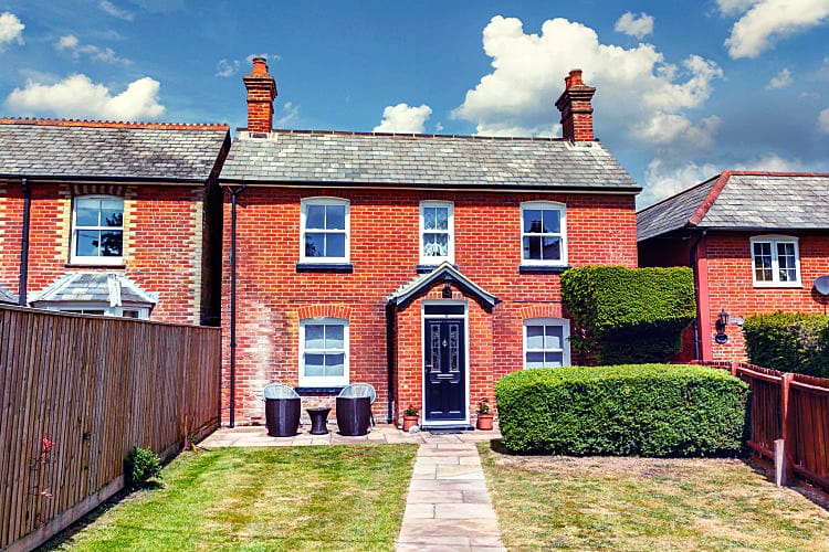 Click here for more about Appletree Cottage